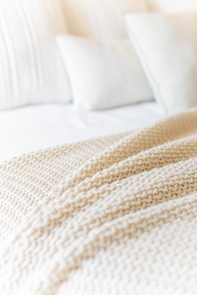 calm and neutral bedding